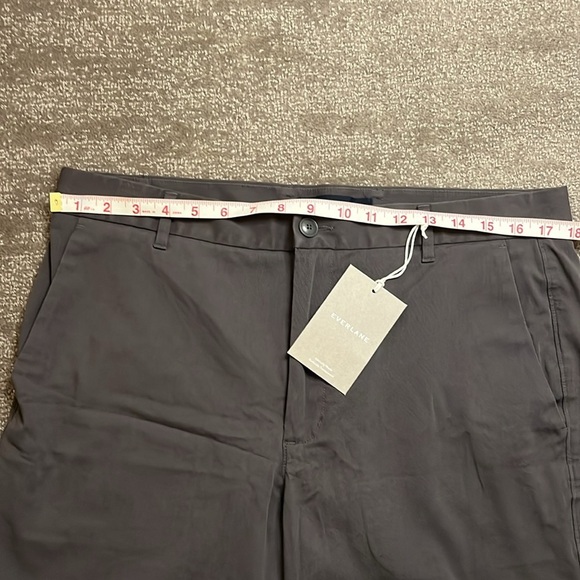 NWT Everlane Men’s The 7” Slim Fit Performance Chino Short in Gray Size 36 - Picture 3 of 9